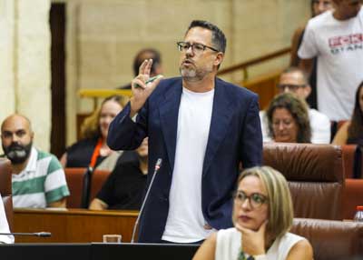 Jos� Ignacio Garc�a, portavoz del Grupo Mixto-Adelante Andaluc�a, inicia las preguntas al presidente con una cuesti�n relativa a educaci�n postobligatoria  