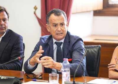  El portavoz adjunto del G.P. Popular de Andaluca, Pablo Jos Venzal, posiciona a su Grupo 