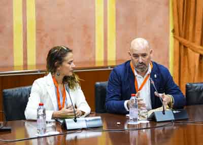  Juan Manuel Snchez Adame e Inmaculada Casasola comparecen en representacin del Comit Andaluz de Agricultura Ecolgica (CAAE).