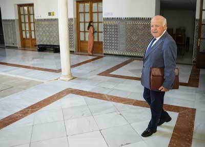 Jess Aguirre, presidente del Parlamento de Andaluca, se dirige al saln de plenos 