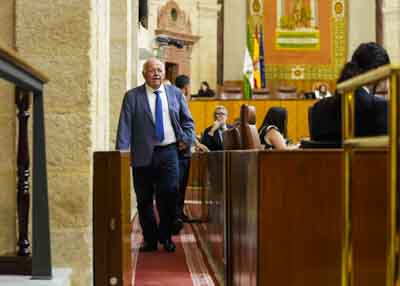 Jess Aguirre, presidente del Parlamento de Andaluca, en el saln de plenos 