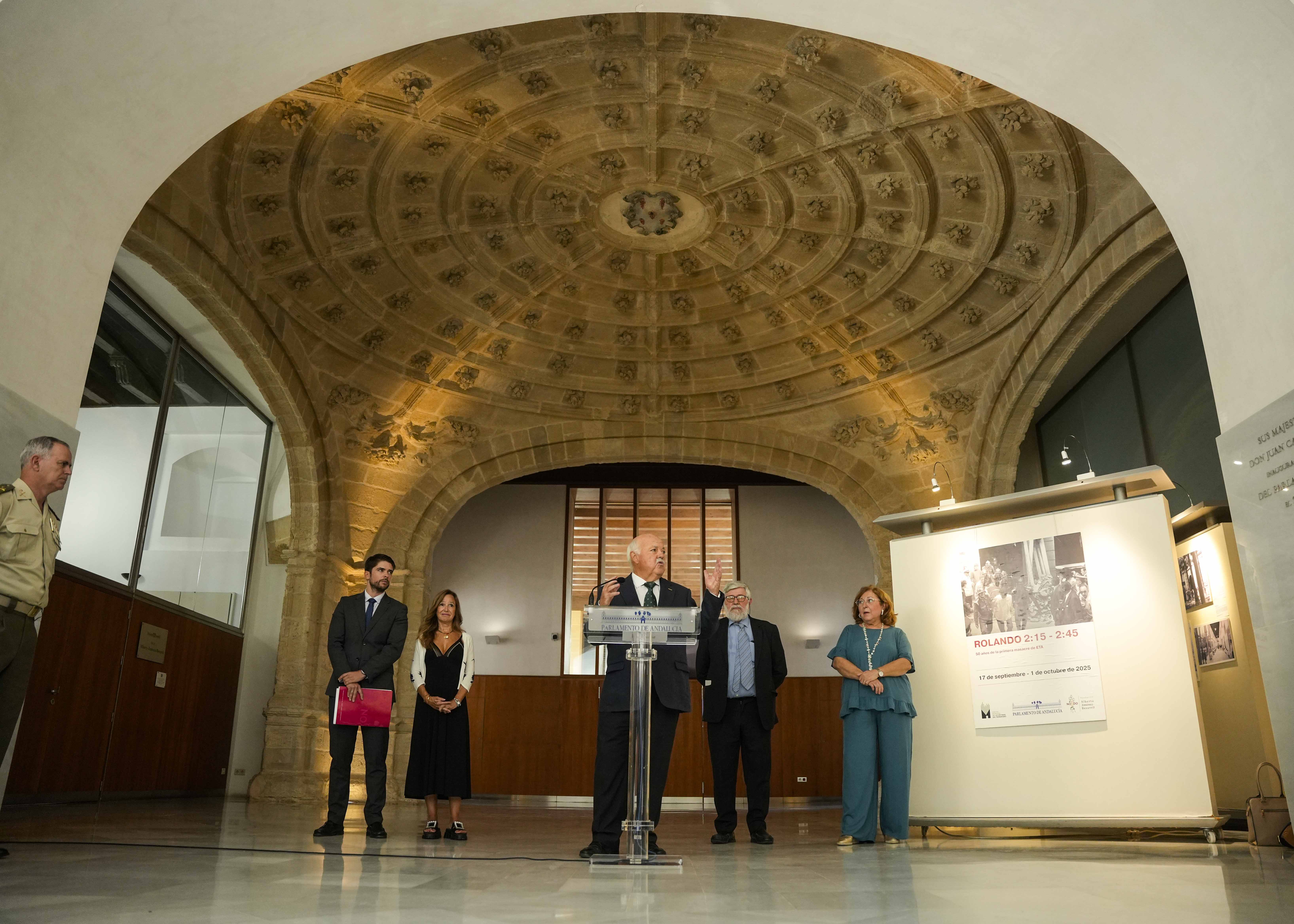  El presidente del Parlamento de Andaluca, Jess Aguirre, se dirige a los presentes en la inauguracin de la Exposicin Rolando 2:15-2:45. 50 aos de la primera masacre de ETA 
