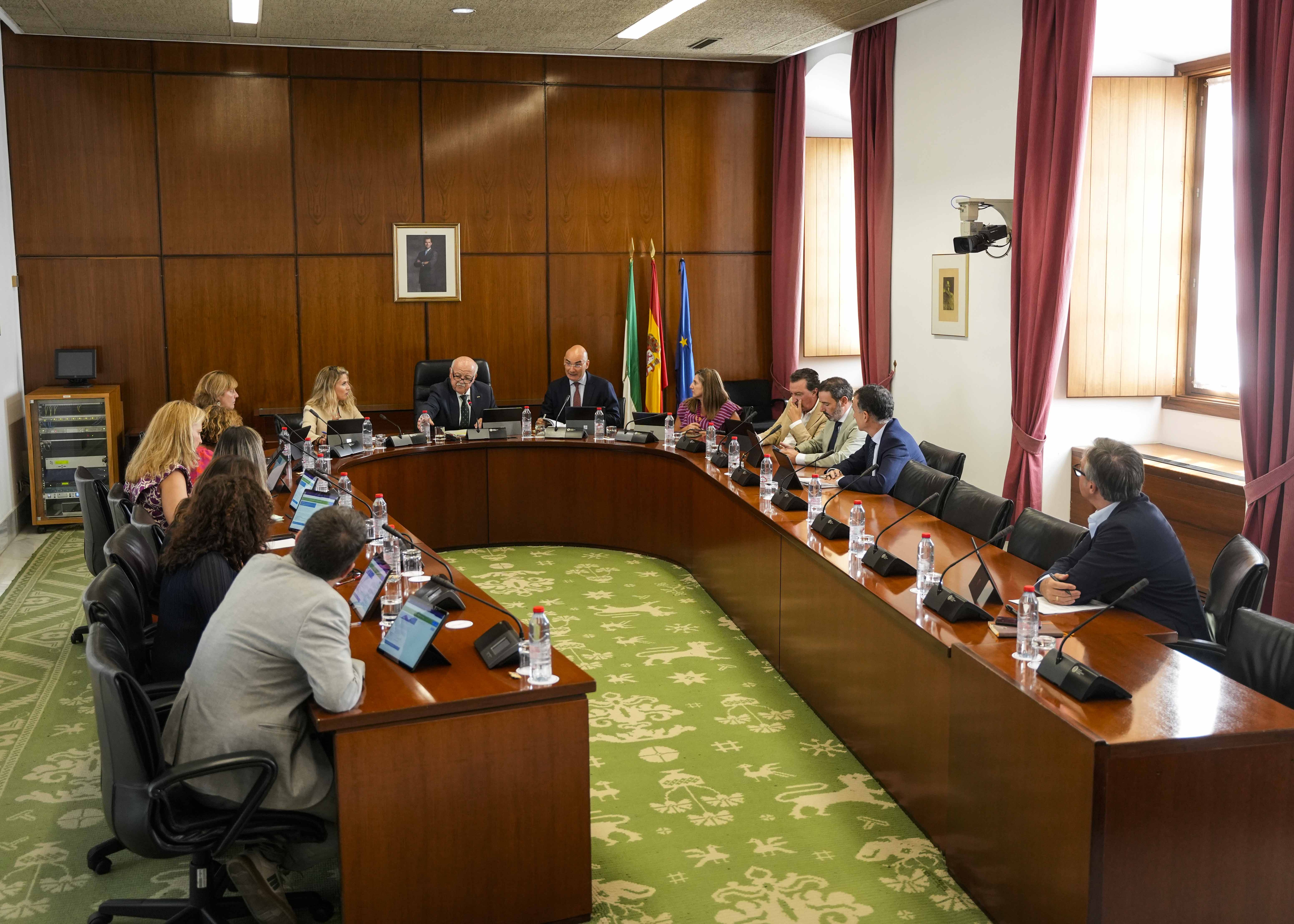 La Junta de Portavoces, reunida hoy, ha aprobado el orden del da de la prxima sesin plenaria 