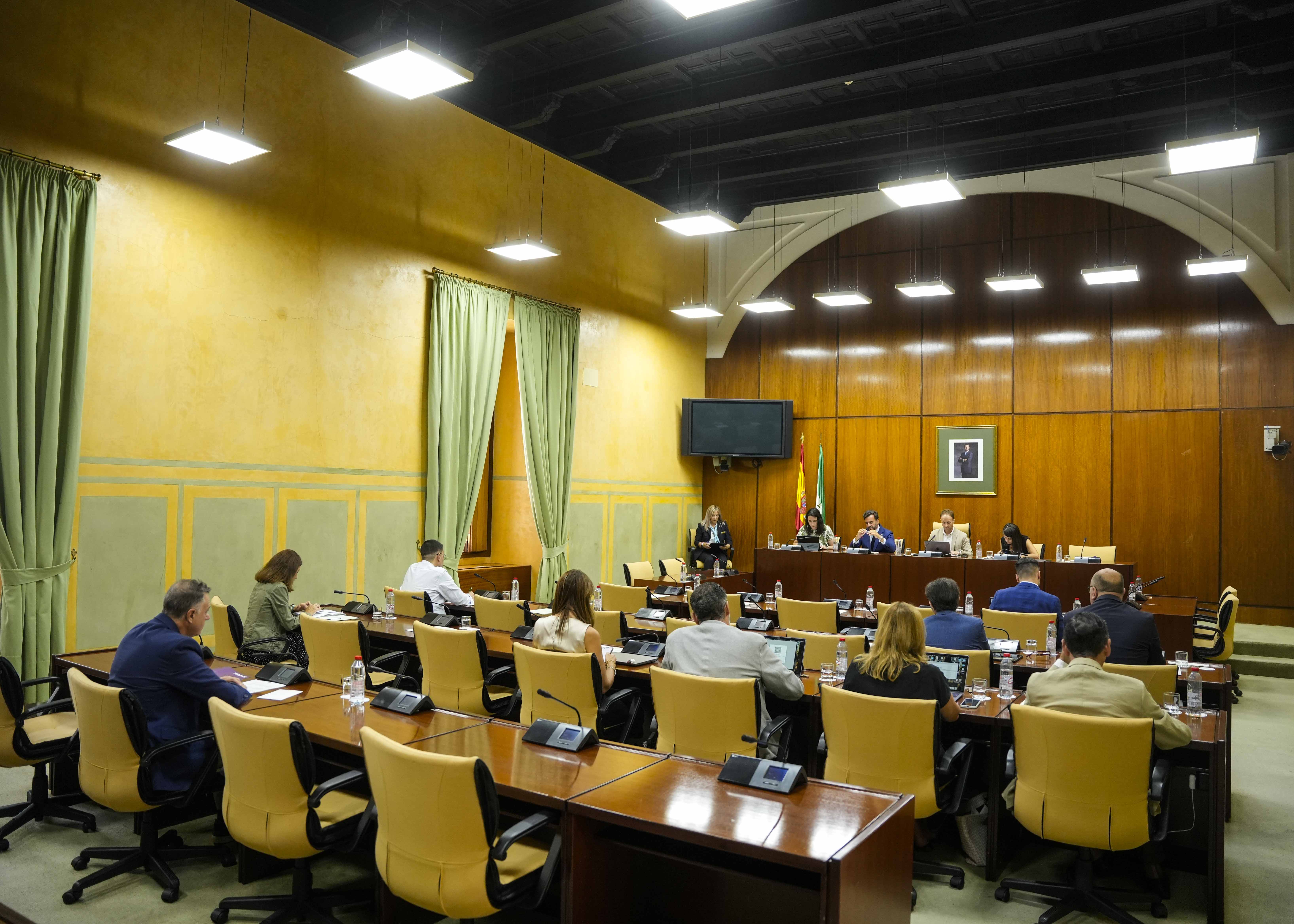  La Comisin de la Presidencia, Interior, Dilogo Social y Simplificacin Administrativa con el presidente de la Cmara de Cuentas