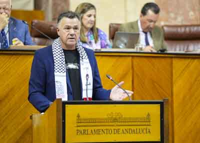 Juan Antonio Delgado, portavoz adjunto del Grupo Por Andaluca, posiciona a su formacin respecto del proyecto de ley  