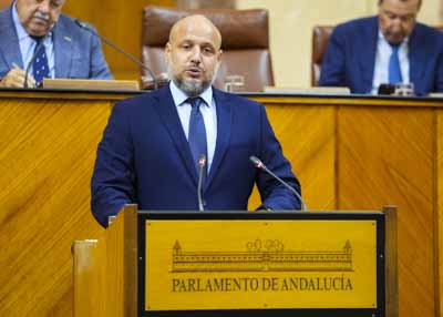 Rodrigo Javier Alonso, portavoz adjunto del G.P. Vox en Andaluc�a, defiende una interpelaci�n relativa a pol�tica general en materia de sector primario