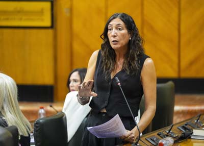 Loles L�pez, consejera de Inclusi�n Social, Juventud, Familias e Igualdad, contesta 