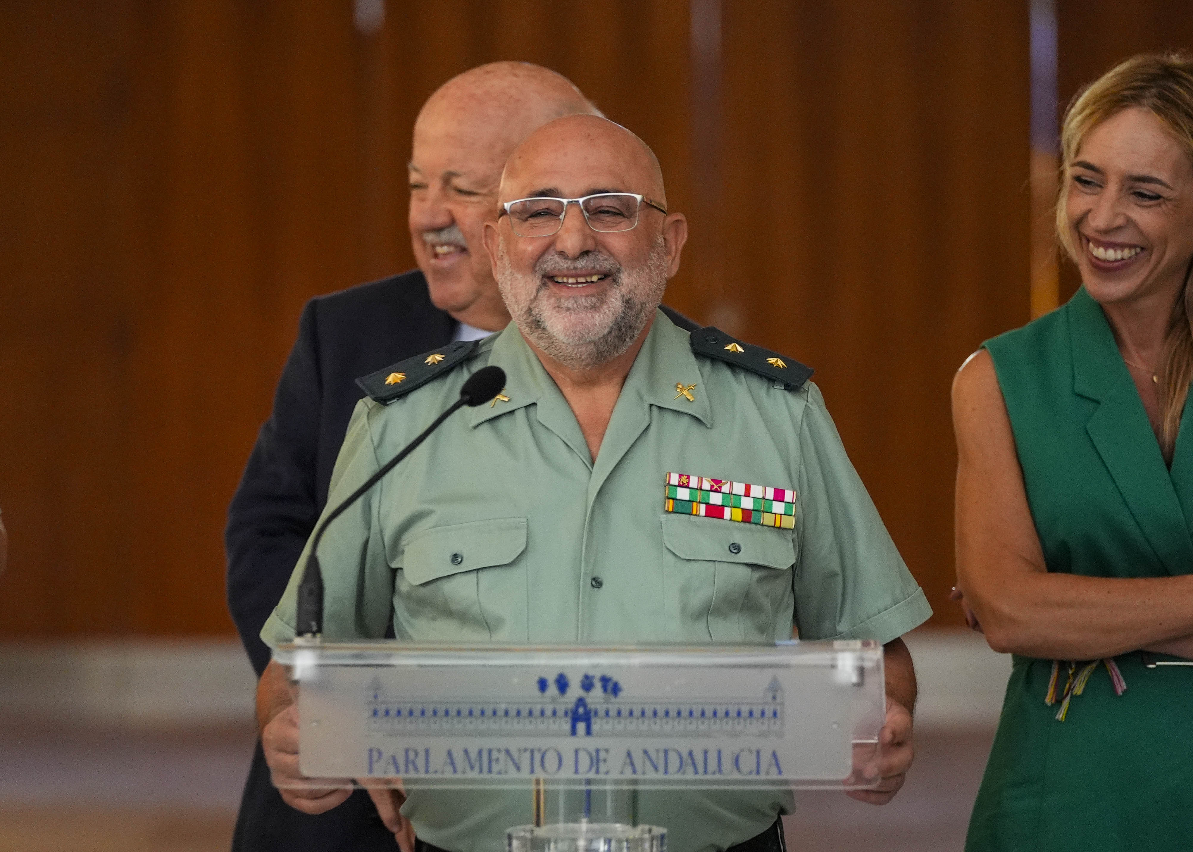 El teniente coronel Esteban Gmez, comisario de la exposicin, se dirige a los presentes 