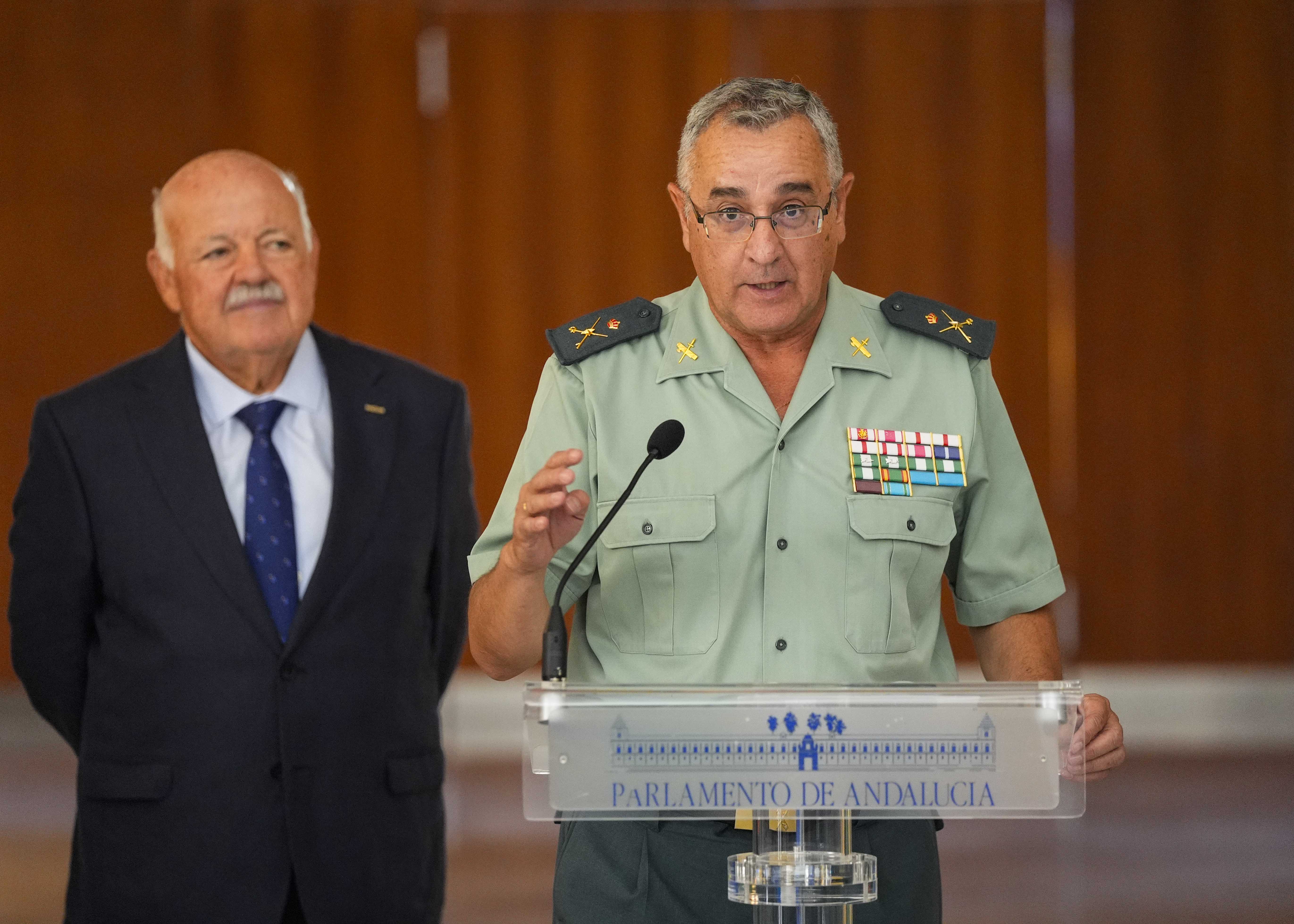 Luis Ortega, general jefe de la IV Zona de la Guardia Civil, pronuncia unas palabras
