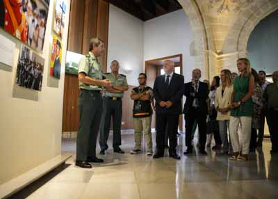 La muestra se compone de 200 imgenes y estar expuesta en la saln de los Pasos Perdidos del Parlamento de Andaluca