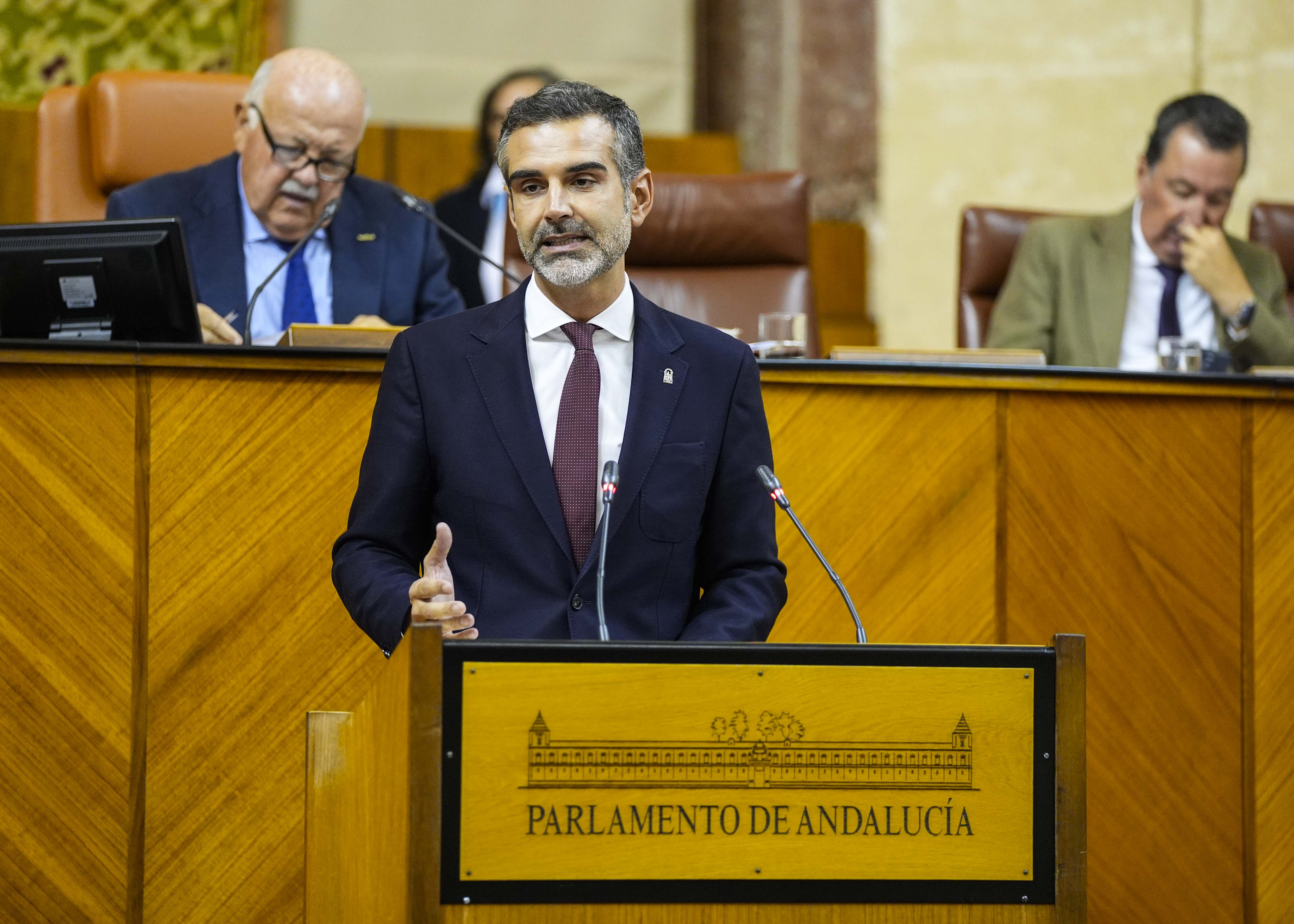 El consejero de Agricultura, Pesca, Agua y Desarrollo Rural, Ramn Fernndez-Pacheco, comparece para informar sobre el posible impacto en Andaluca de la reduccin del 20% del presupuesto de la PAC 