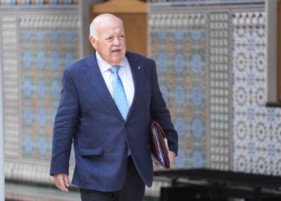 Jess Aguirre, presidente del Parlamento de Andaluca, se dirige al saln de plenos 