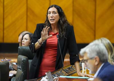  Loles Lpez, consejera de Inclusin Social, Juventud, Familias e Igualdad, contesta