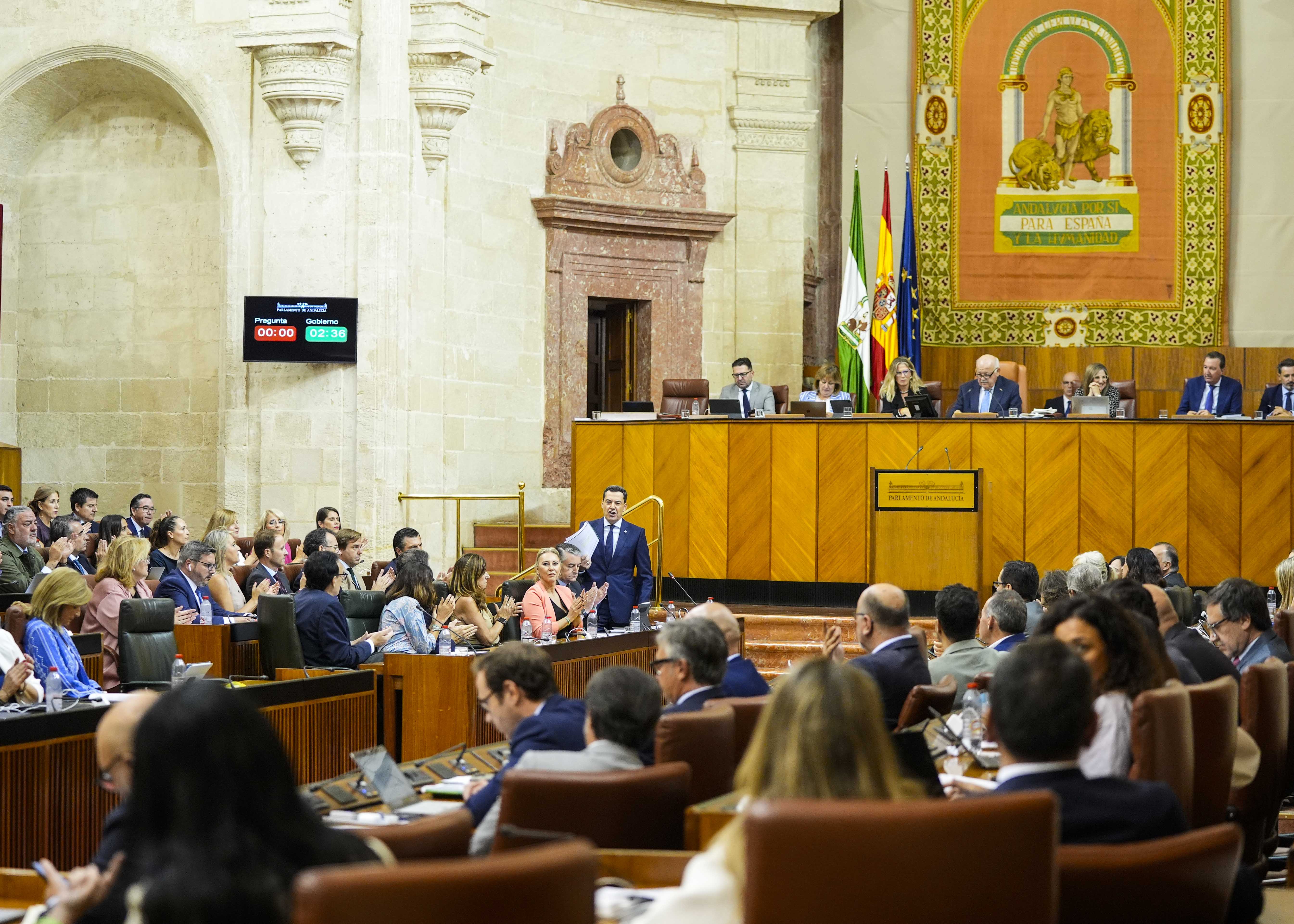El Pleno de la Cmara andaluza durante las preguntas de los portavoces parlamentarios al presidente de la Junta de Andaluca