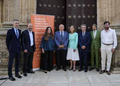 Jess Aguirre con integrantes de la junta directiva de la Fundacin AMAITLP (Asociacin de Ayuda e investigacin del Trastorno Lmite de la Personalidad) 