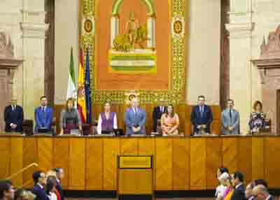 La Mesa del Parlamento de Andaluca durante el minuto de silencio por Sandra Pea 