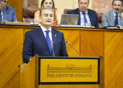 El consejero de Sanidad, Presidencia y Emergencias, Antonio Sanz, abre el turno de intervencin en el Debate General sobre la situacin de la sanidad pblica en Andaluca  