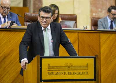  Rafael Segovia, por el Grupo parlamentario Vox, defiende las propuestas de resolucin al debate general