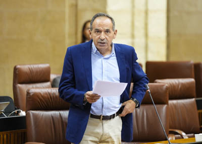 Jacinto Jes�s Viedma, del G.P. Socialista, pregunta sobre los tr�mites pendientes en materia de caza 