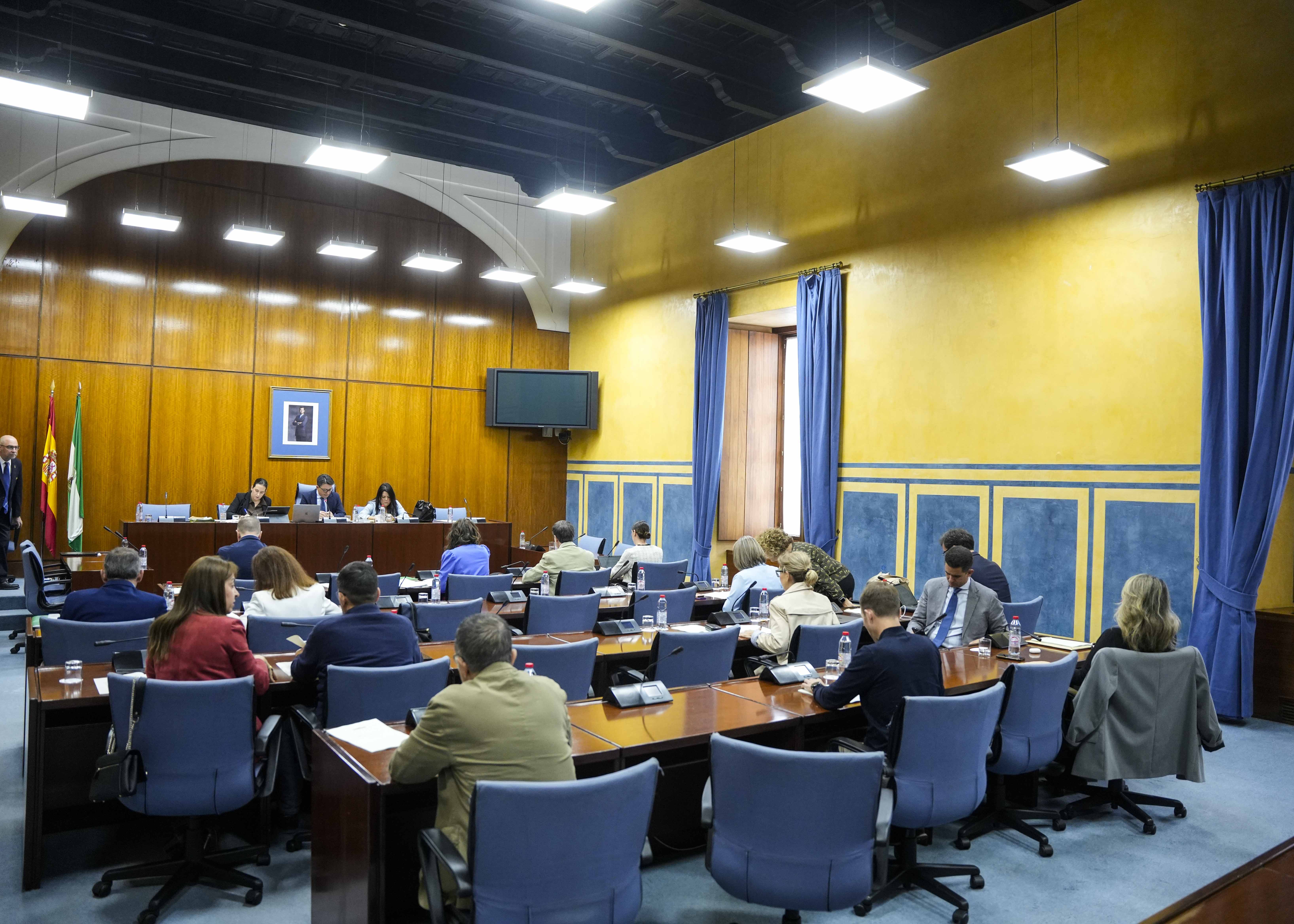  Comisin de Sostenibilidad y Medio Ambiente durante la elaboracin del Dictamen al Proyecto de Ley de Agentes de Medio Ambiente de Andaluca