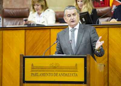 El consejero de Sanidad, Presidencia y Emergencias, Antonio Sanz, solicita la convalidacin del decreto ley de anticipo de pago presupuestario por ayudas a entidades locales especialmente afectadas por fenmenos naturales adversos 