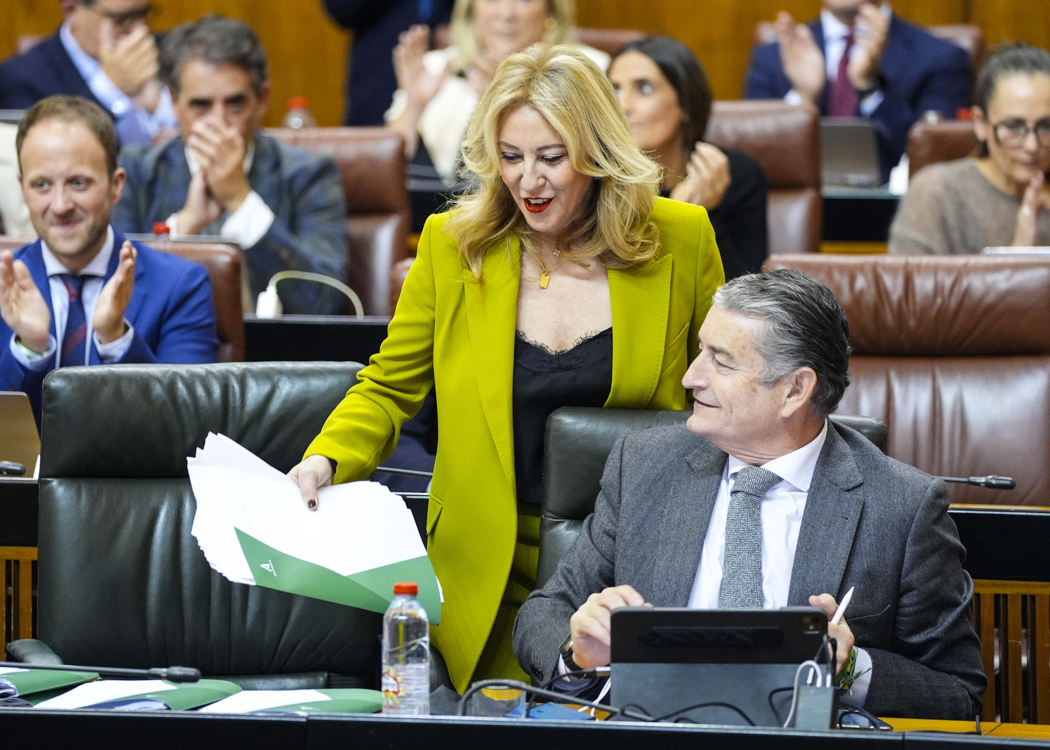  Carolina Espaa, consejera de Economa, vuelve a su sitio tras la presentacin del Proyecto de Ley del Presupuesto 