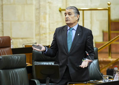 Responde el consejero de Sanidad, Presidencia y Emergencias, Antonio Sanz 