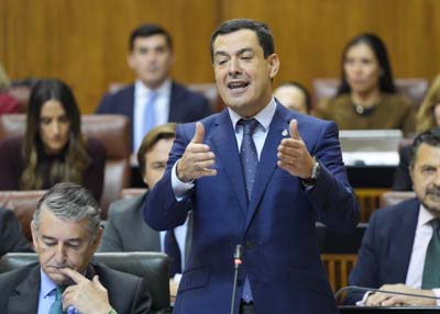Juan Manuel Moreno, presidente de la Junta de Andaluca, en la sesin de control al Ejecutivo 