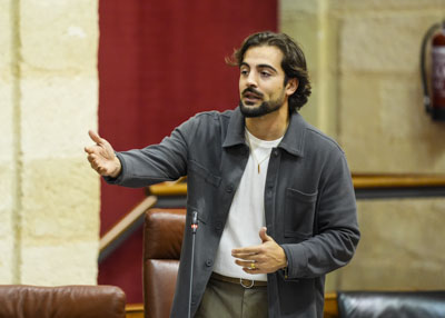 Jos Manuel Gmez, de Por Andaluca, pregunta sobre el cumplimiento de la legislacin en materia de autorizaciones de arrendamiento de vehculos con conductor 