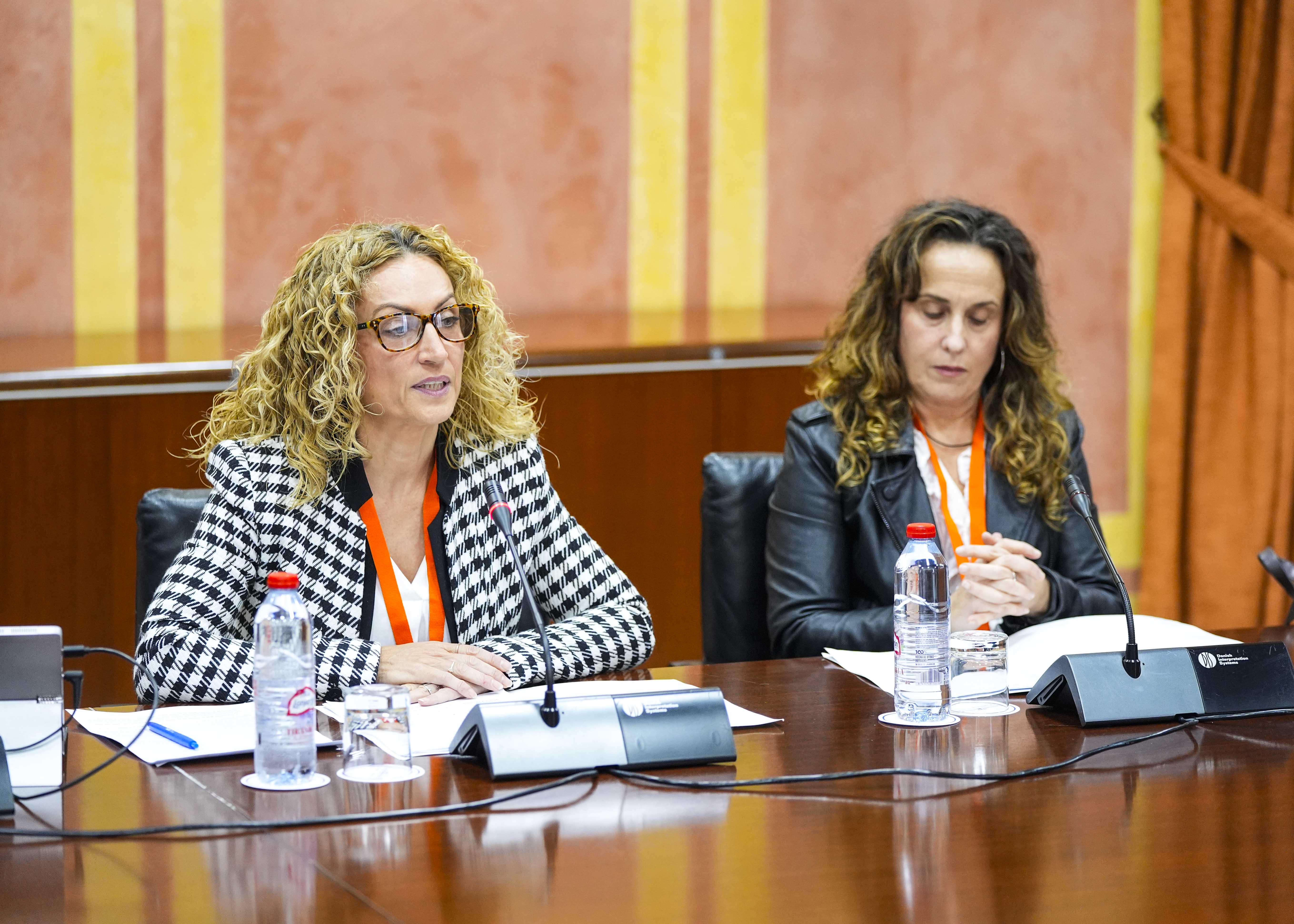 Nuria Martnez y Marina Vega de Comisiones Obreras de Andaluca (CCOO Andaluca)