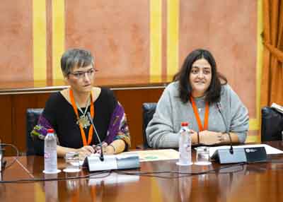 Patricia Snchez y Carla Cingonali de la Coordinadora Andaluza de Organizaciones no Gubernamentales para el Desarrollo (CAONGD)