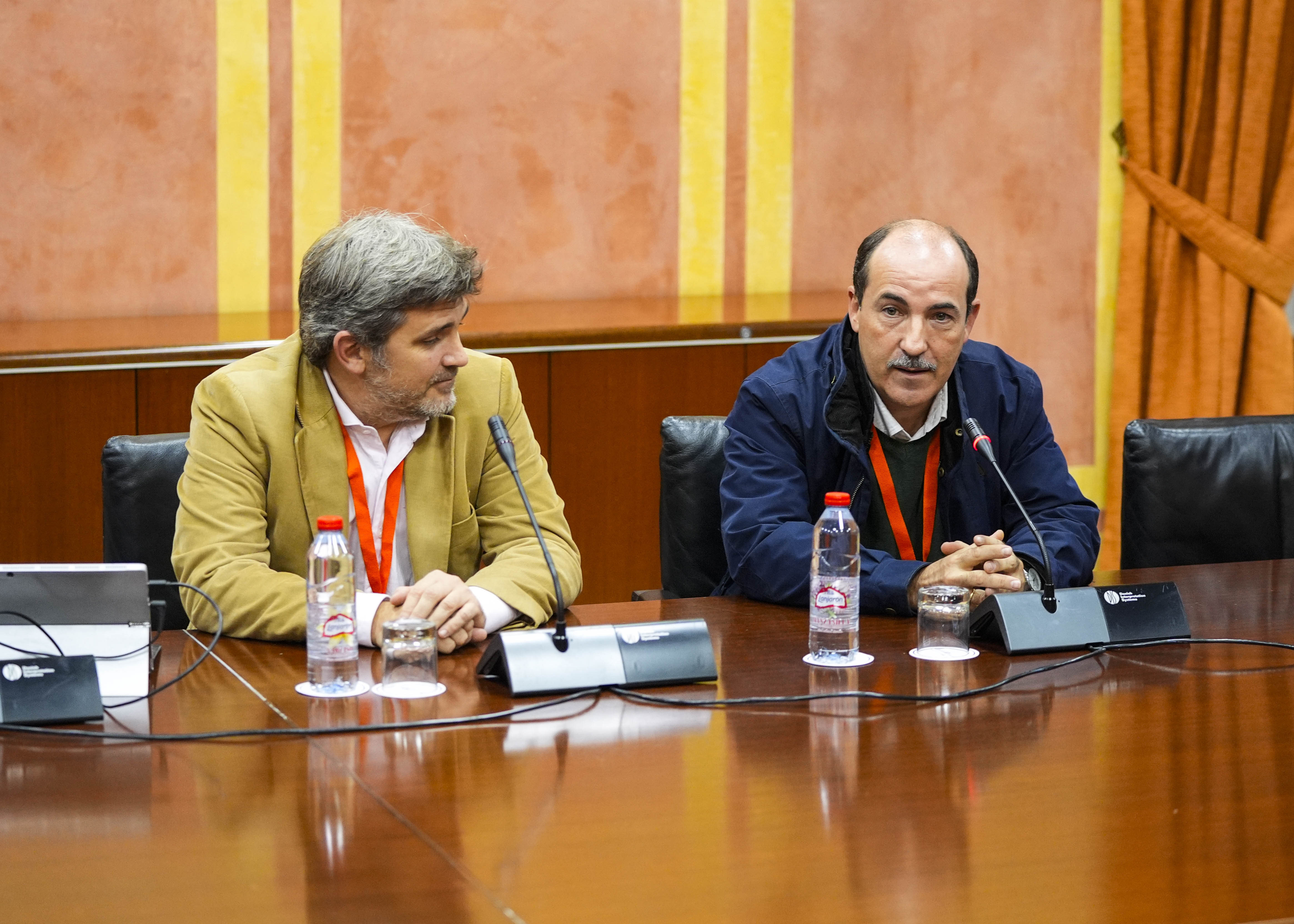 Juan Luis Delcn y Guillermo Jos Bellouard en representacin de la Plataforma del Tercer Sector 