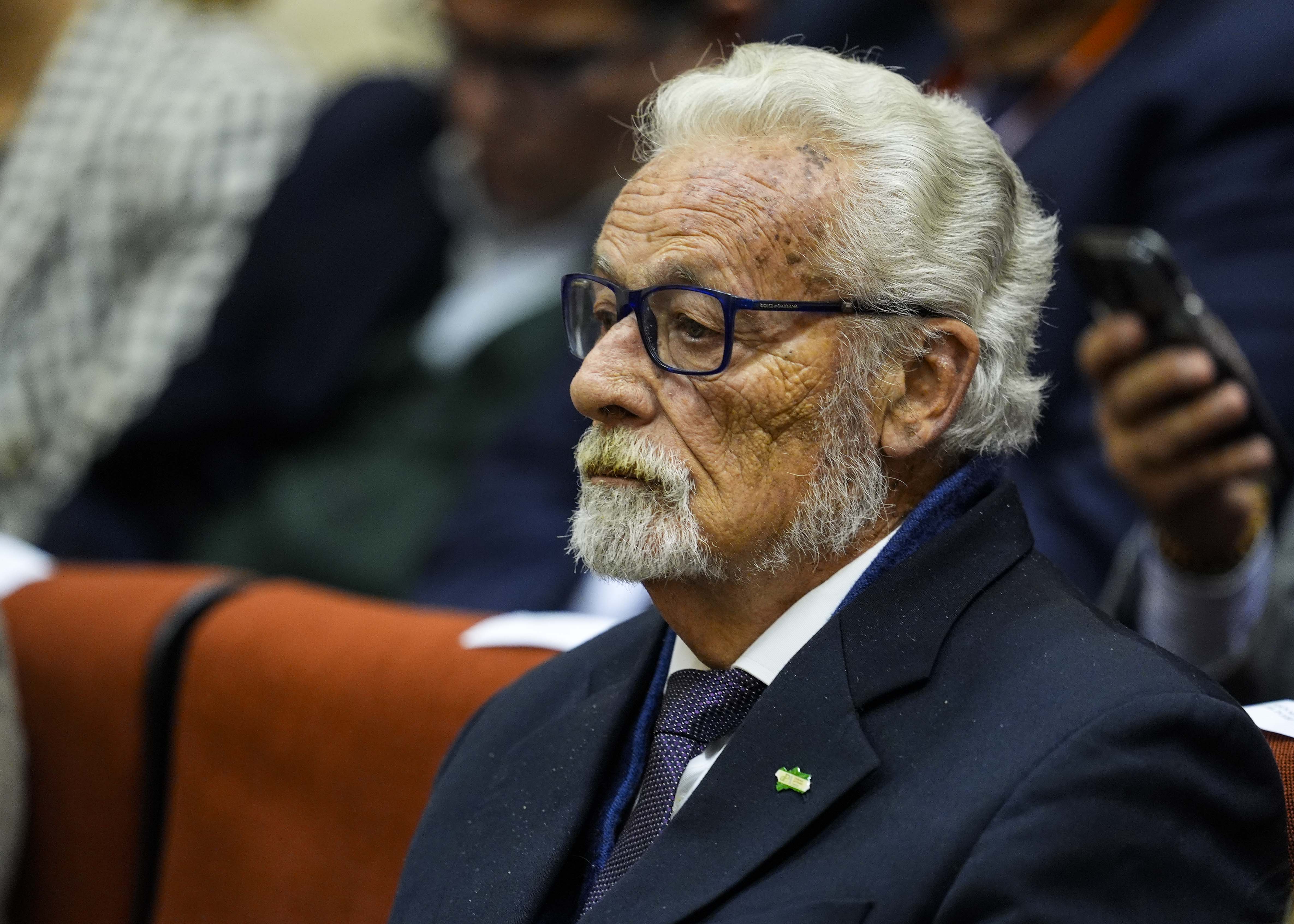 Jes�s Maeztu, defensor del pueblo andaluz, entre las autoridades presentes 