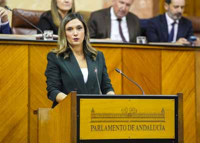 La portavoz del Grupo Parlamentario Socialista, Mar�a M�rquez, interviene en el debate sobre el estado de la Comunidad Aut�noma  