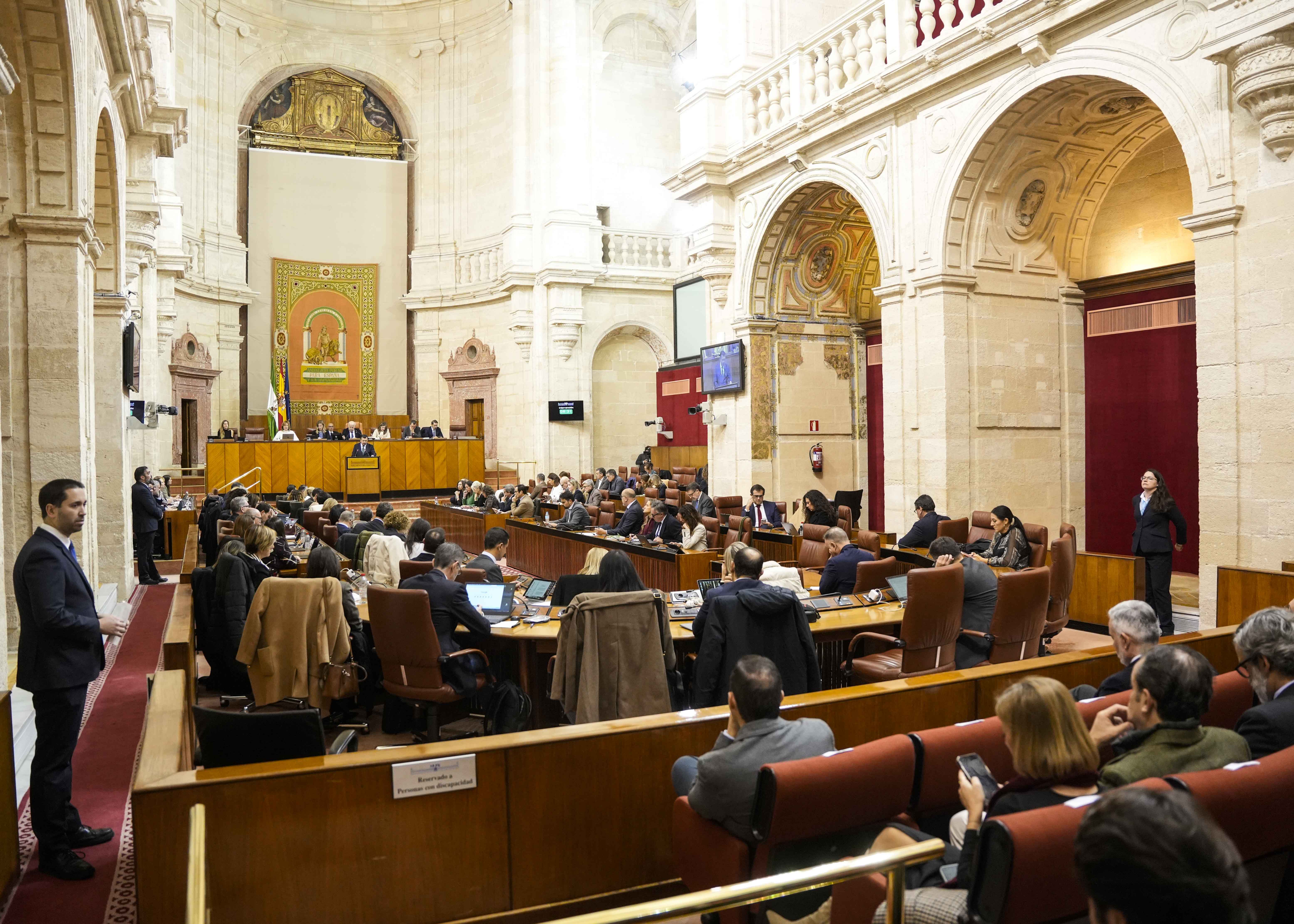   Sal�n de plenos durante el debate