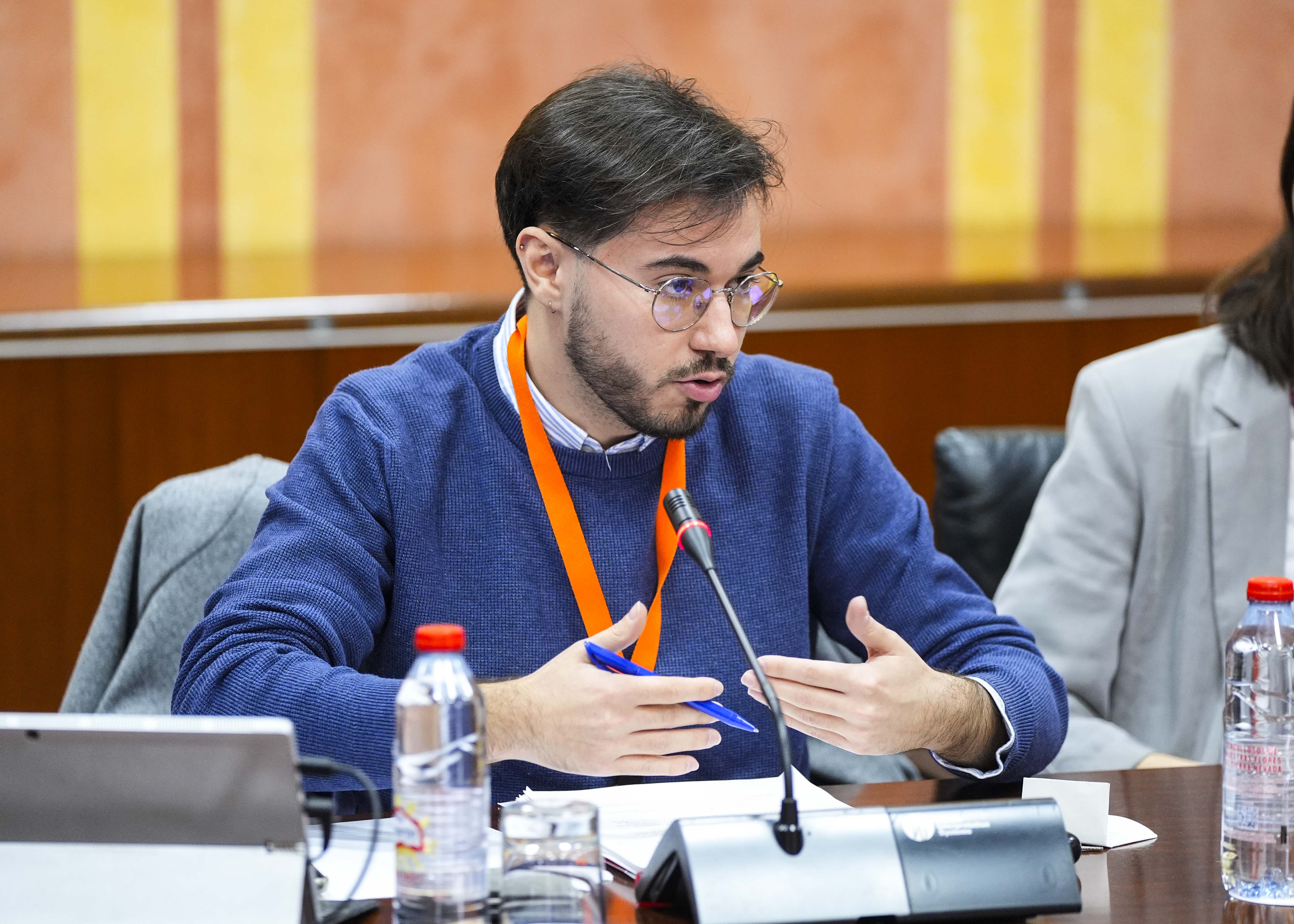  En representacin del Consejo de Estudiantes de las Universidades Pblicas, Luis Gonzalo Moreno