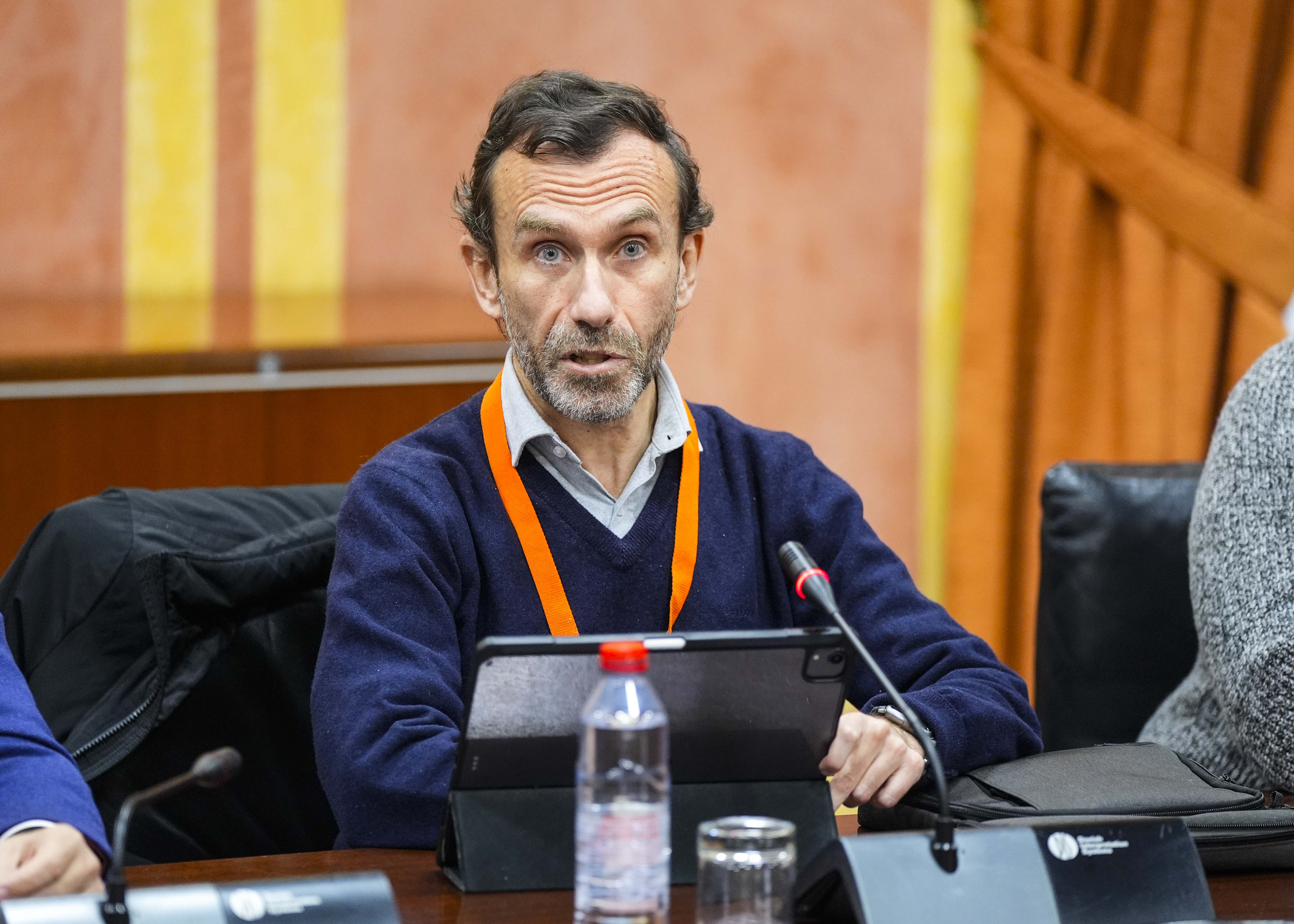  Toma la palabra Jaime Bejumea en representacin de la Asociacin de Investigadores de la Universidad de Sevilla