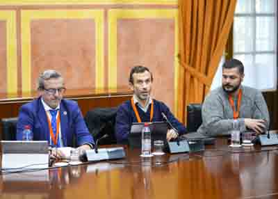 Jaime Benjumea, Juan Antonio Castro y Juan Vzquez de la Asociacin de Investigadores de la Universidad de Sevilla (ADIUS)
