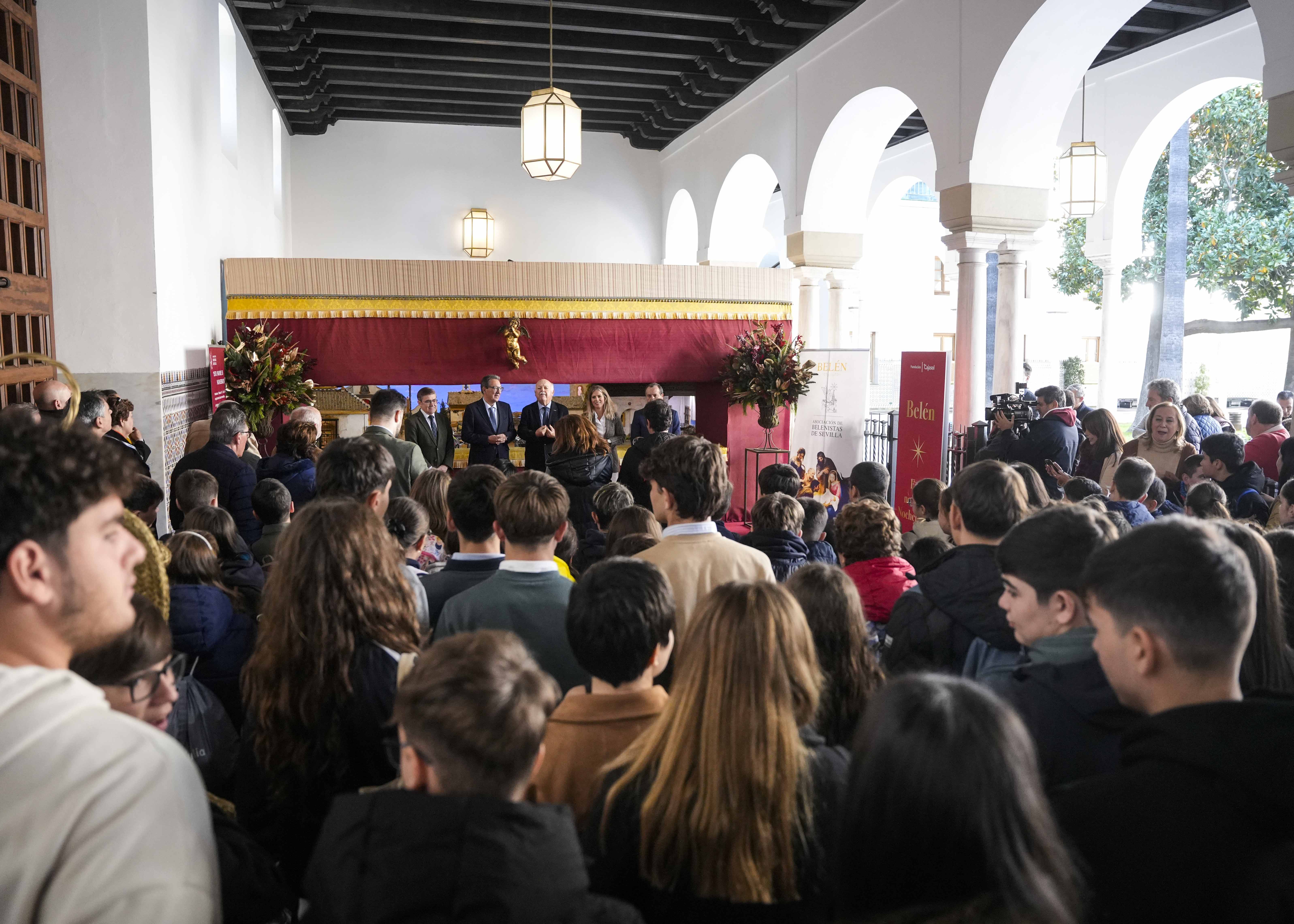 Adems de las autoridades tambin asisti numeroso pblico a la inauguracin 