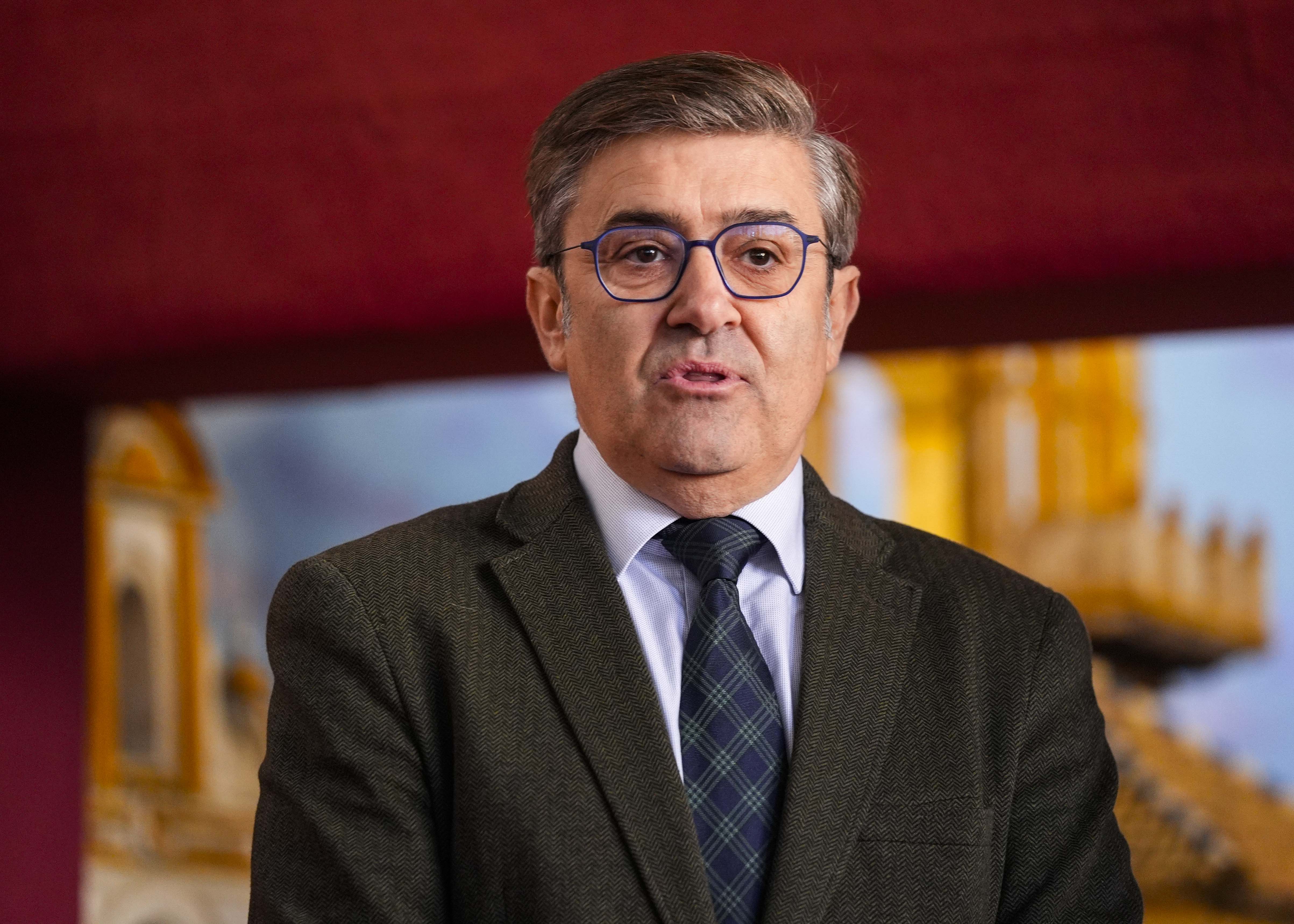  Antonio Jess Arias, presidente de la Asociacin de Belenistas de Sevilla, que explic los detalles del montaje del beln