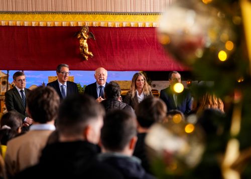 Imagen del acto de inauguracin por parte de Jess Aguirre