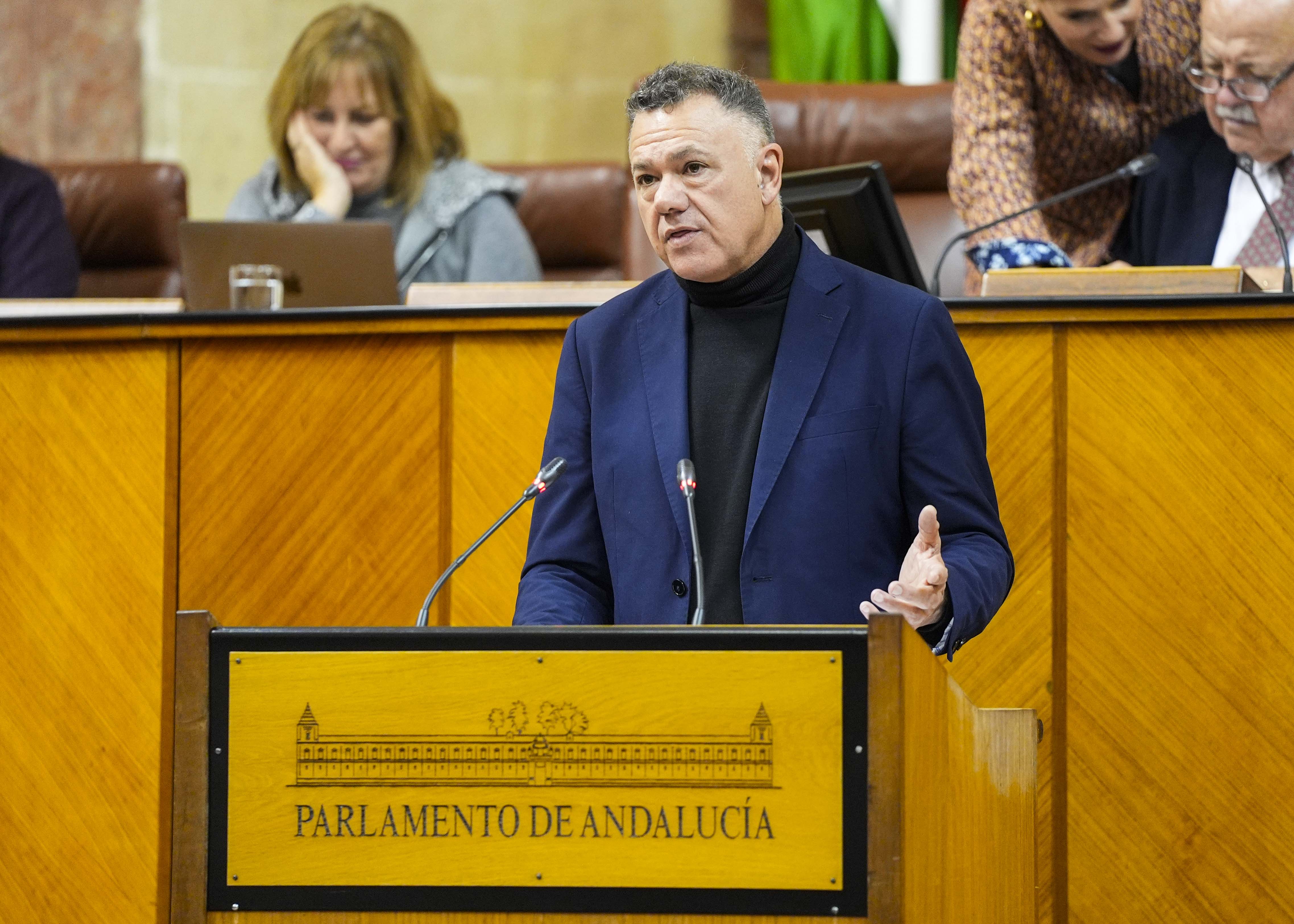 Juan Antonio Delgado, portavoz adjunto del Grupo Por Andaluca, posiciona a su formacin en el debate 