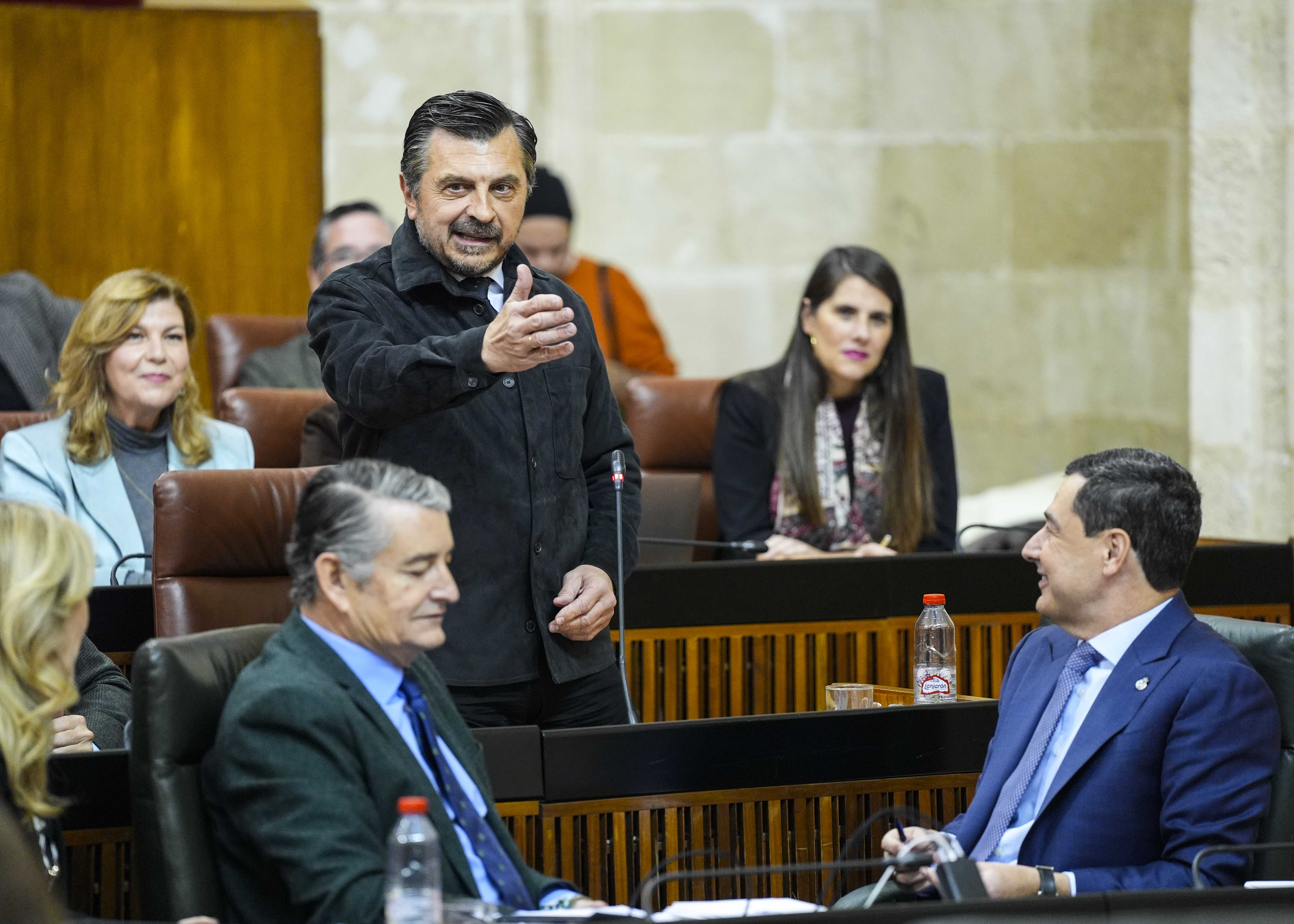 Antonio Mart�n, portavoz del G.P. Popular, pregunta al presidente de la Junta sobre el avance de la cohesi�n en Andaluc�a