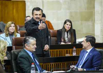 Antonio Mart�n, portavoz del G.P. Popular, pregunta al presidente de la Junta sobre el avance de la cohesi�n en Andaluc�a