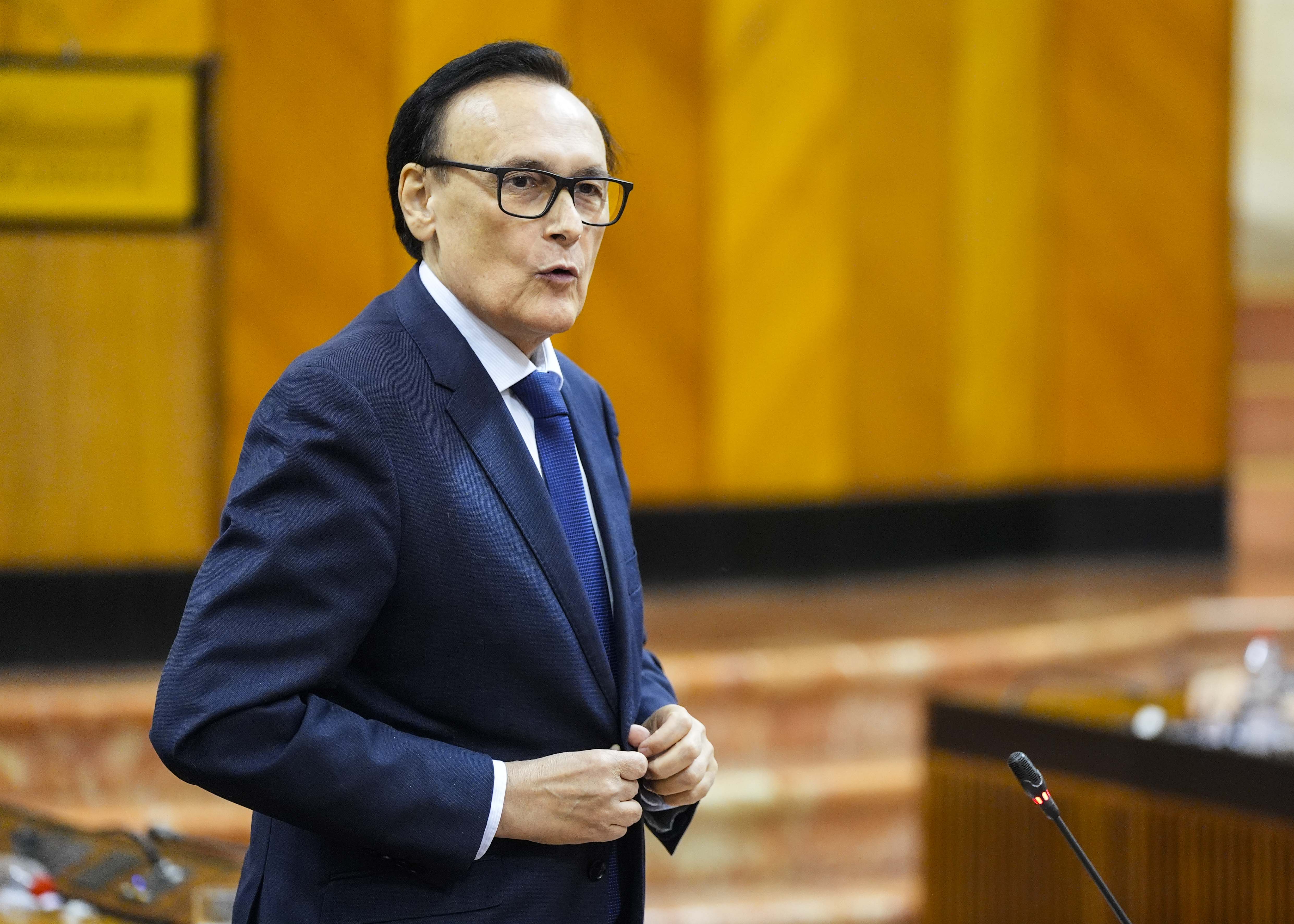 Jos� Carlos G�mez Villamandos, consejero de Universidad, Innovaci�n e Investigaci�n, contesta