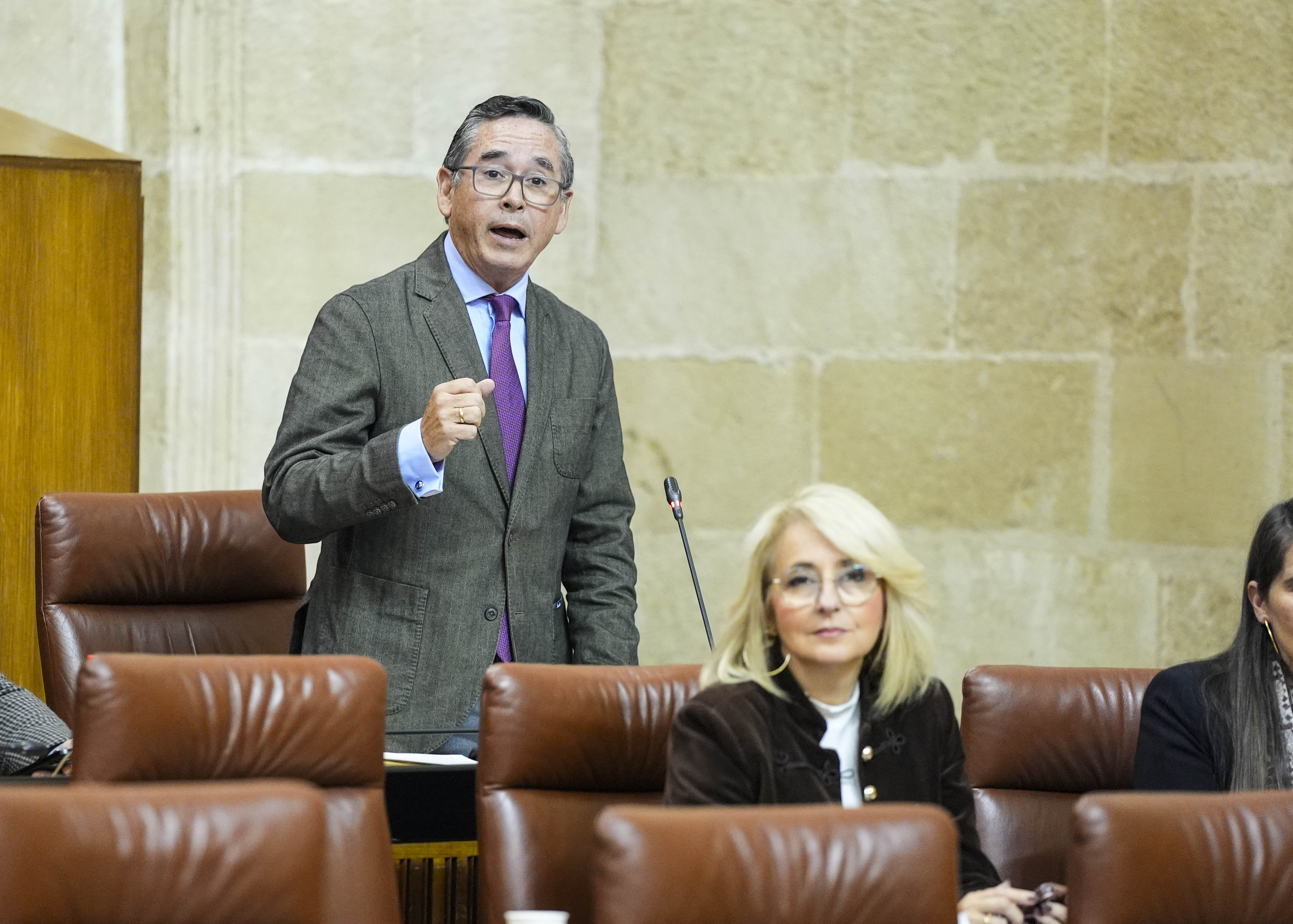 Daniel Castilla, del Grupo Popular, pregunta sobre los acuerdos con los representantes sindicales de los trabajadores de la Administraci�n General de la Junta de Andaluc�a  