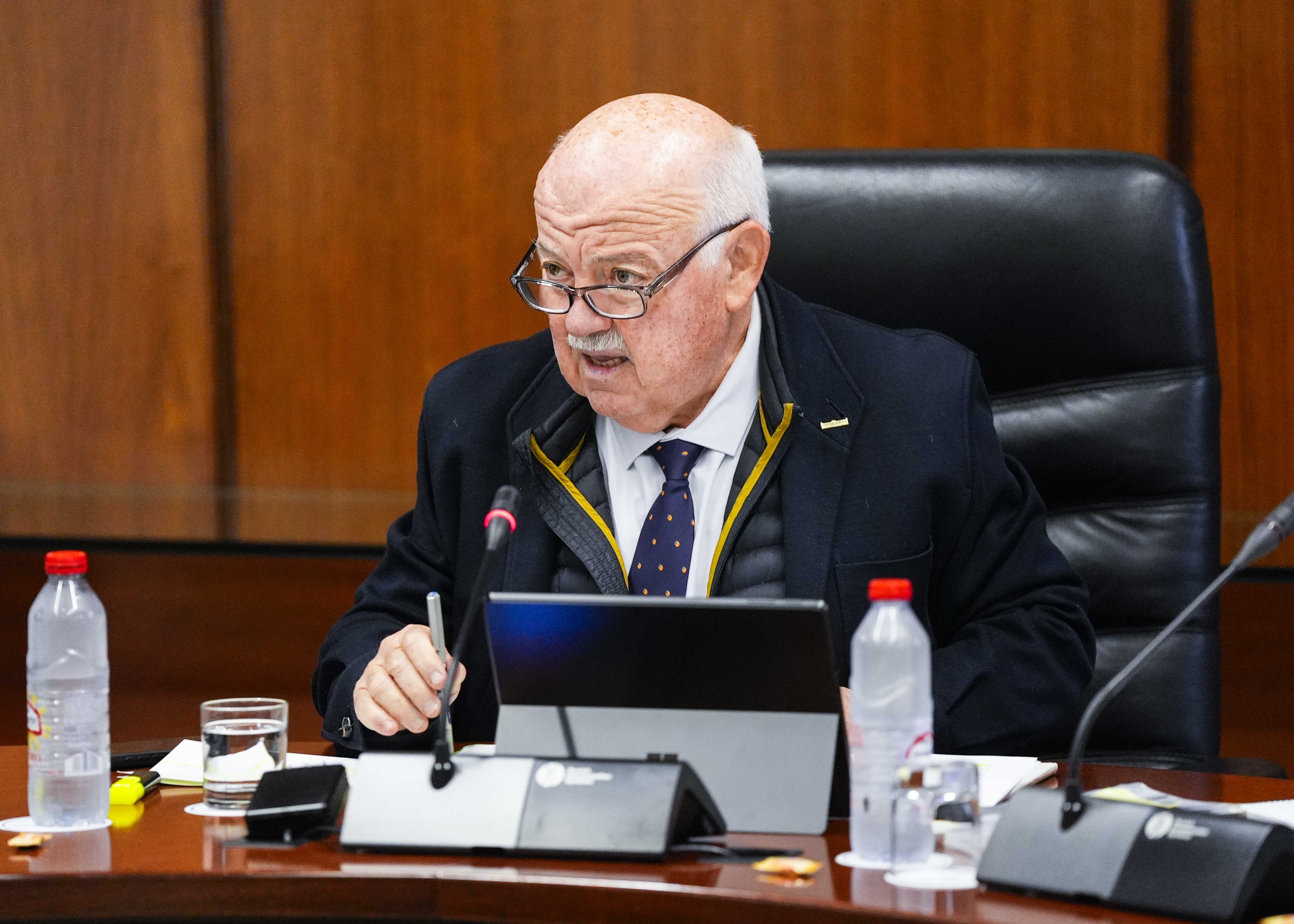 Jes�s Aguirre preside la Junta de Portavoces