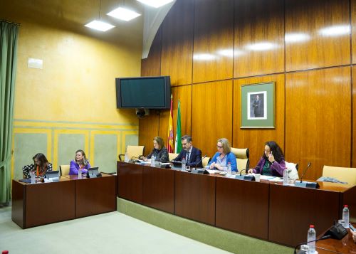  Mesa de la Comisi�n de Agricultura, Pesca, Agua y Desarrollo Rural con la presencia del consejero