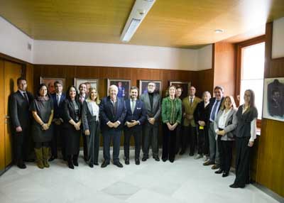 El presidente del Parlamento y el presidente de la C�mara de Cuentas junto a anteriores presidentes de esta instituci�n, consejeros y personal