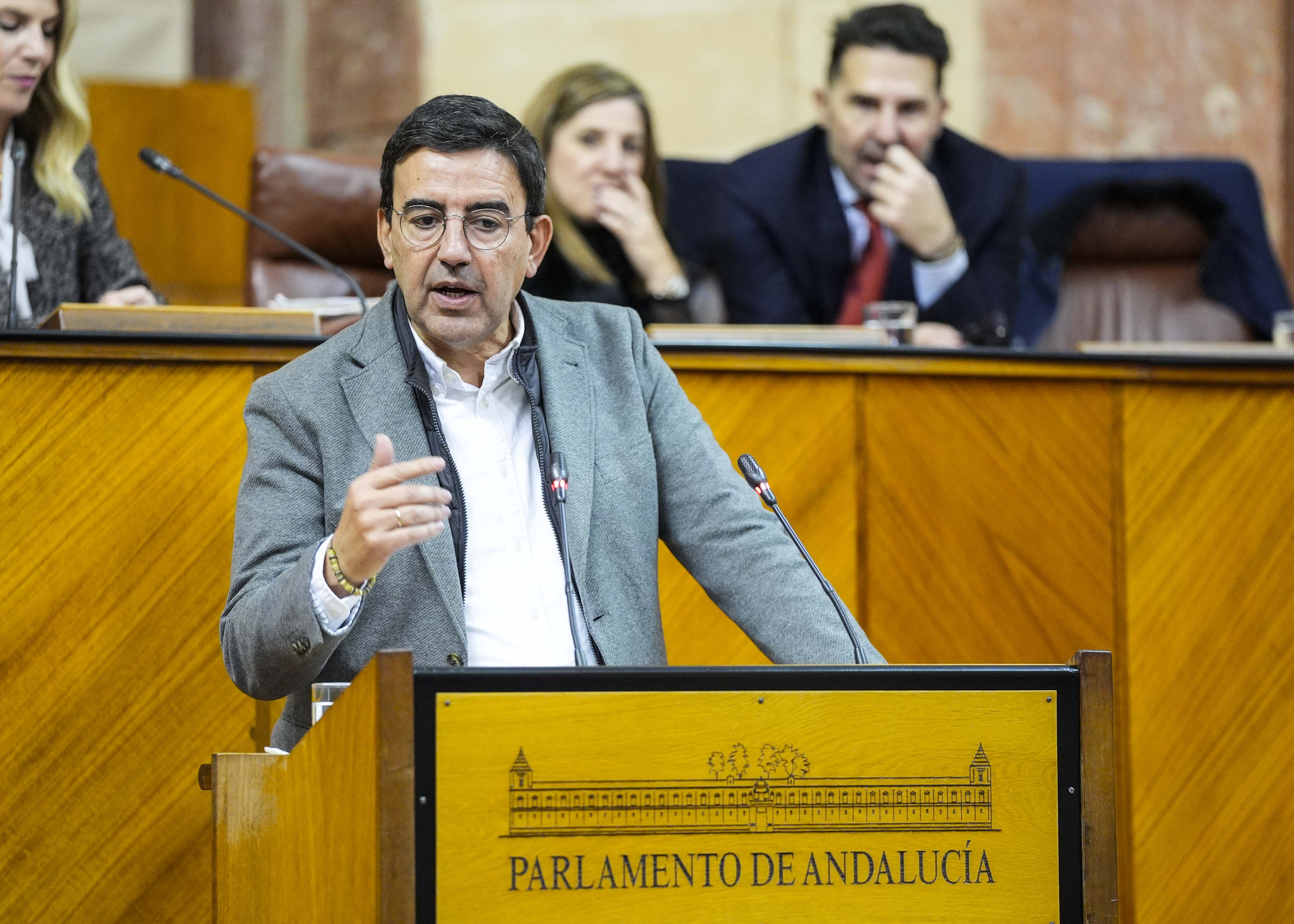 Toma la palabra en nombre del Grupo Socialista el diputado Mario Jim�nez 